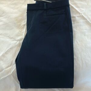 Banana Republic Sloan pants in Navy , New size 6